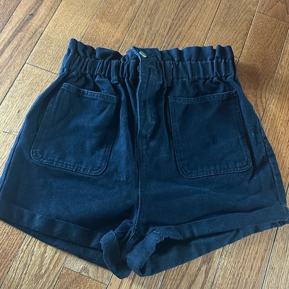 Maternity short small - Picture 1 of 3